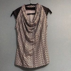 🆕TOP WITH FAUX LEATHER SHOULDER DETAIL